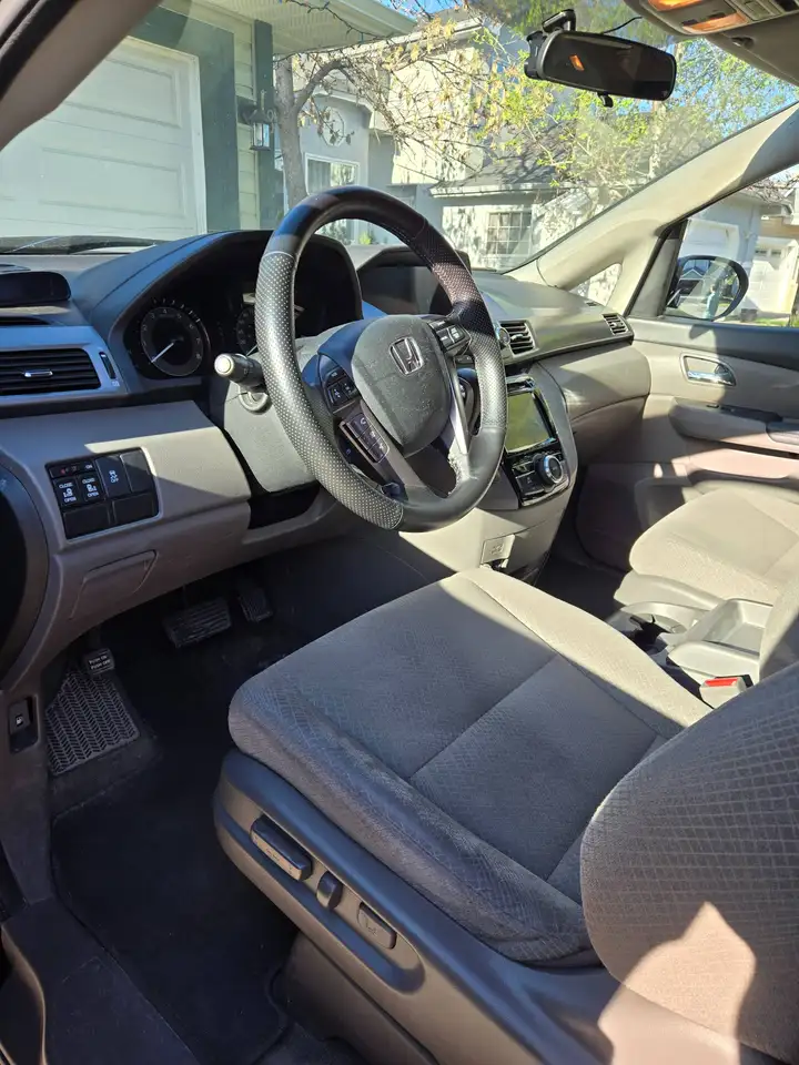Honda Odyssey снимка Honda Odyssey