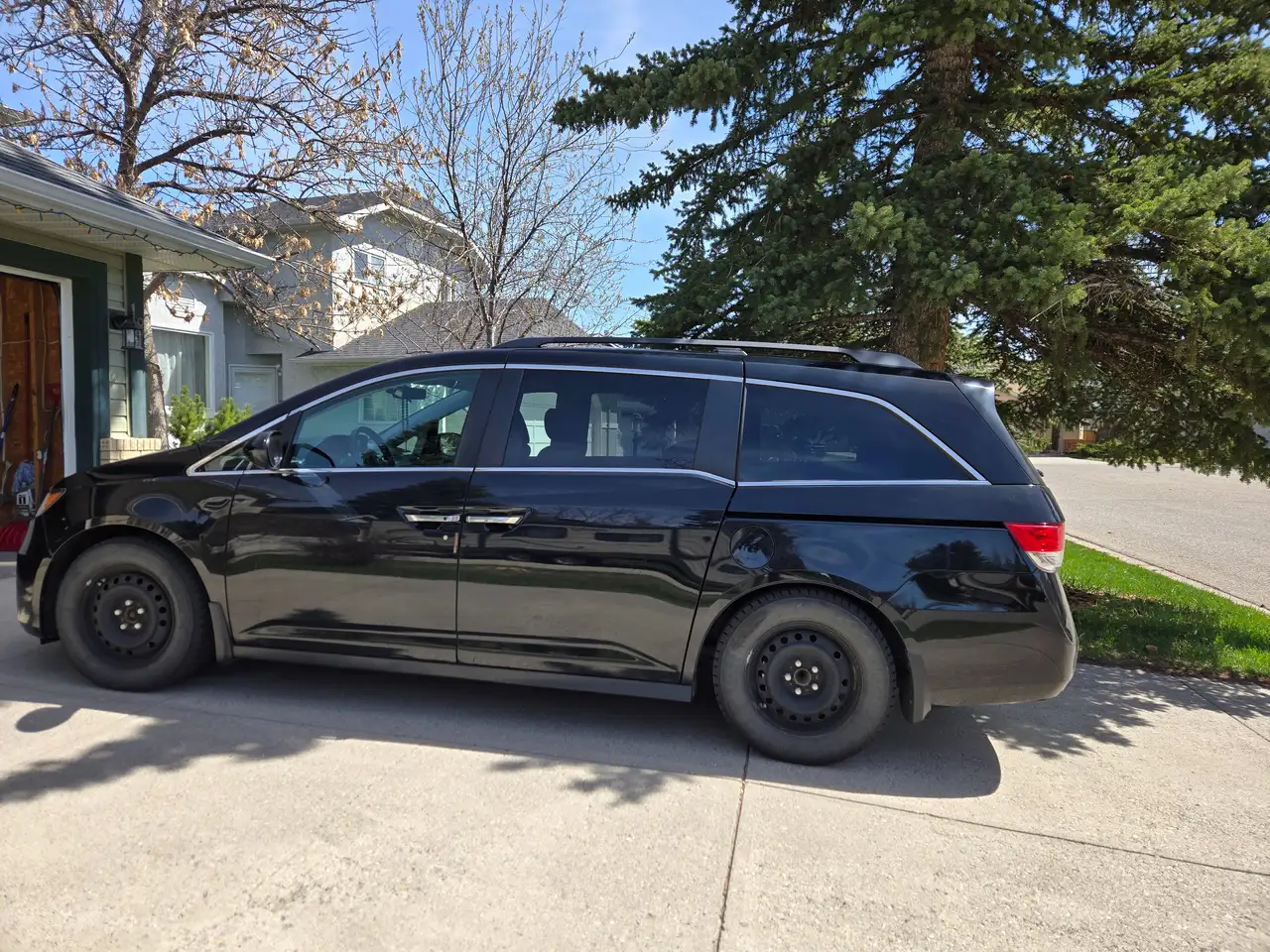 Honda Odyssey снимка Honda Odyssey