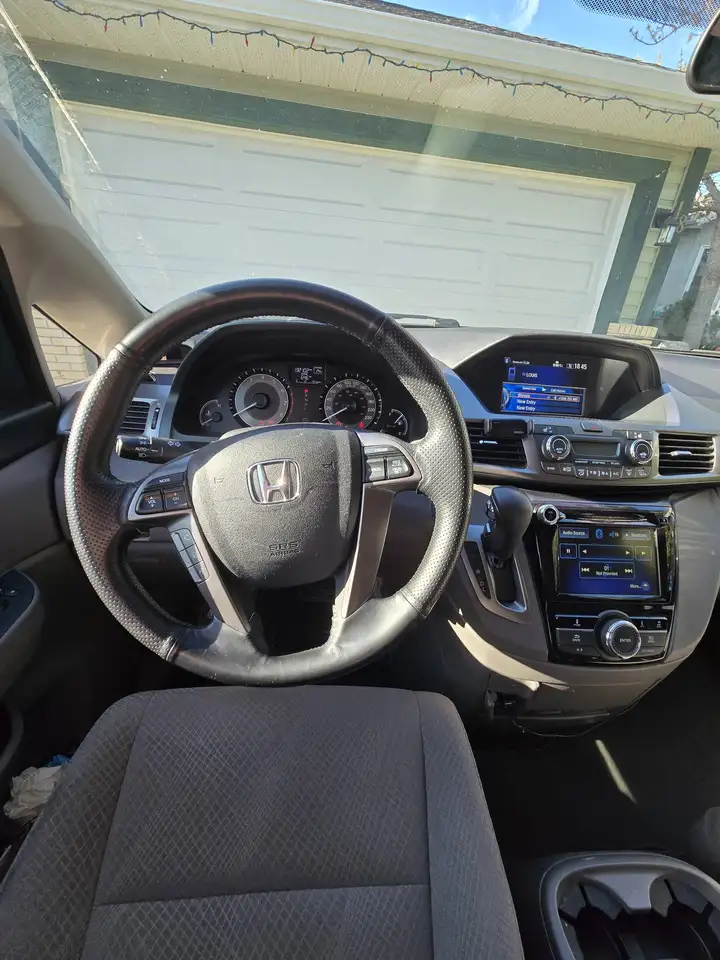 Honda Odyssey снимка Honda Odyssey