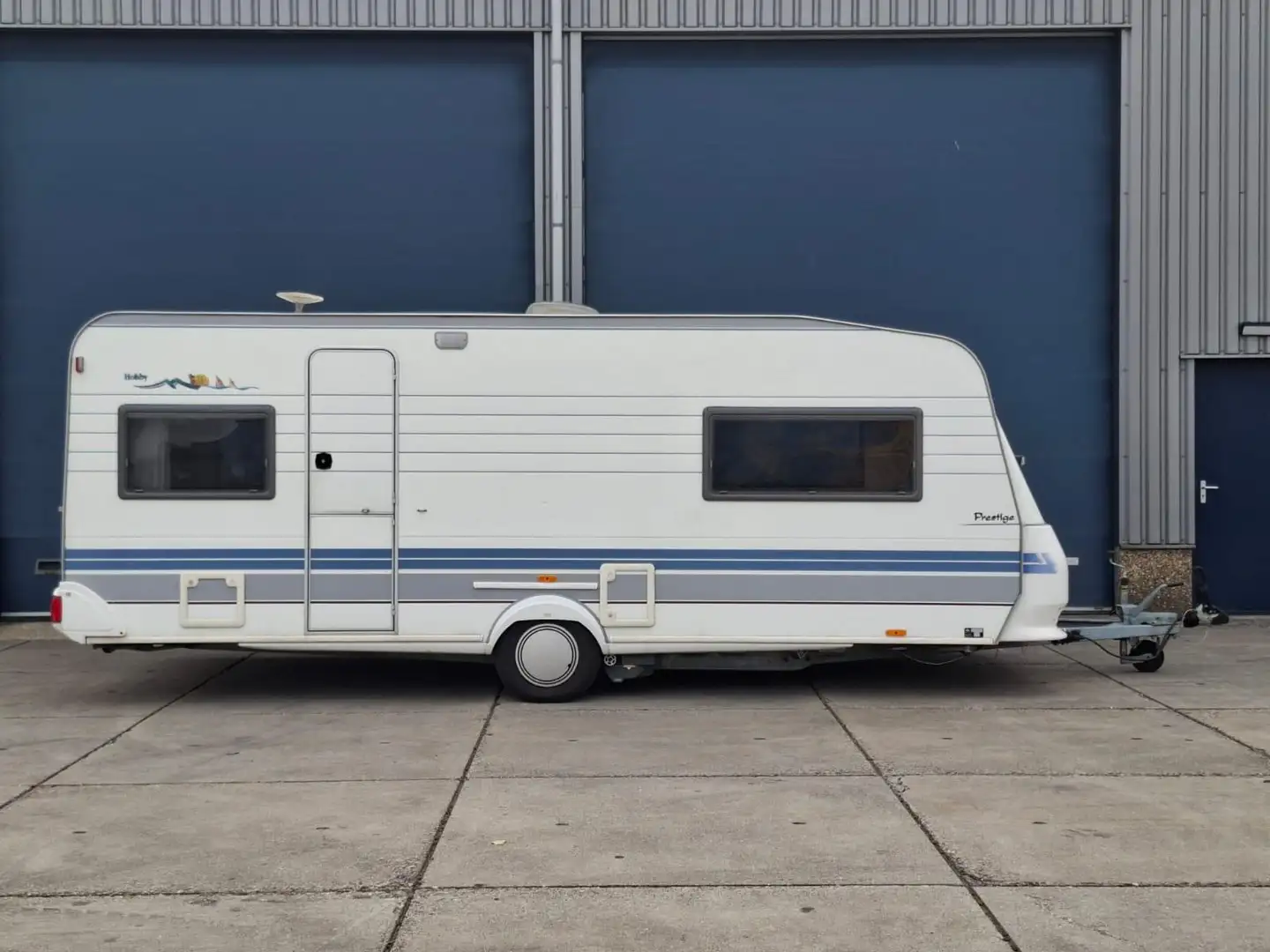 Hobby 24 Hobby 560 UFF PRESTIGE / QWEENSBED / MOVER - 1