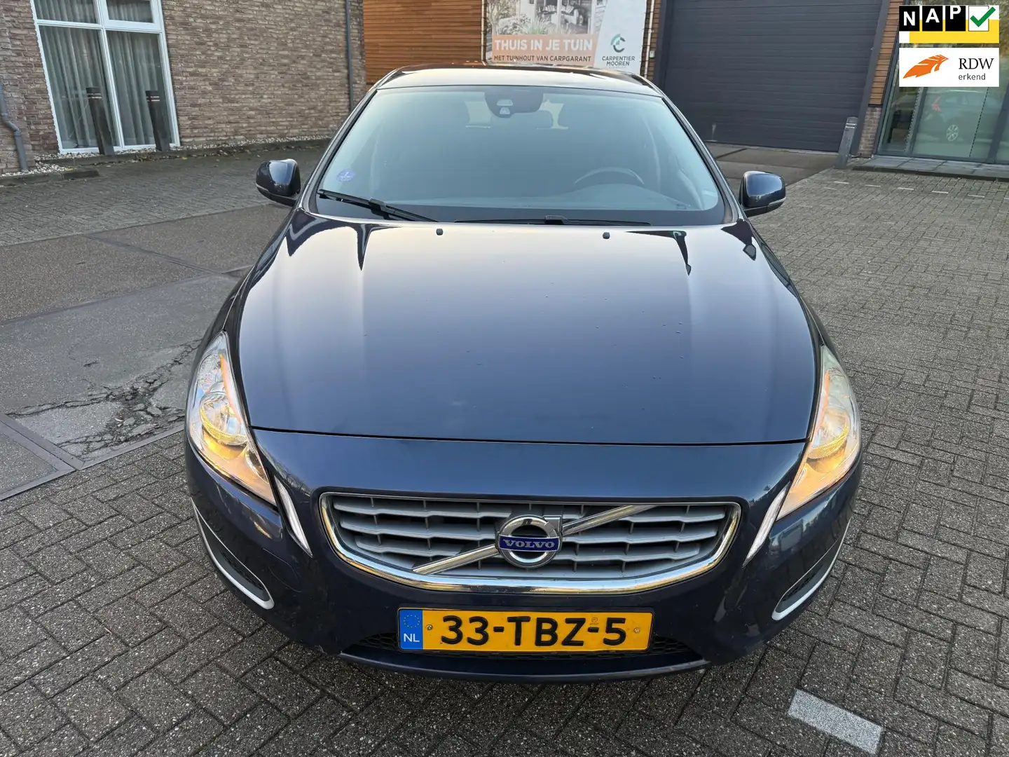 Volvo V60 1.6 T3 Kinetic Blauw - 1