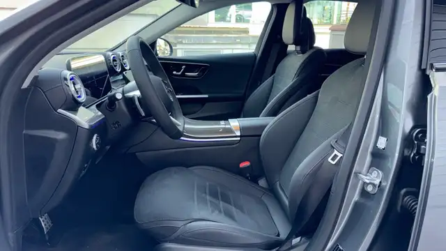 Mercedes-Benz C-Class view 7