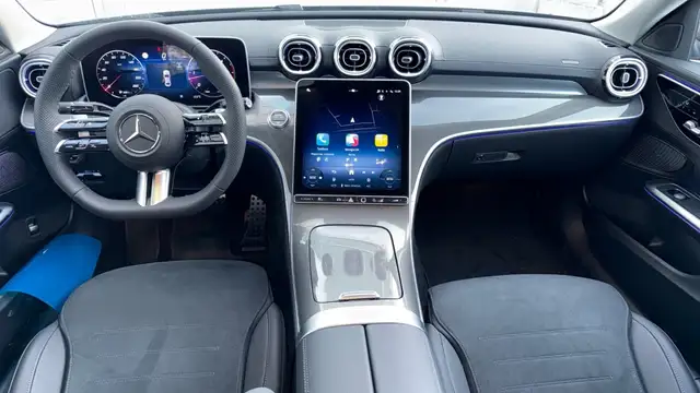 Mercedes-Benz C-Class view 8
