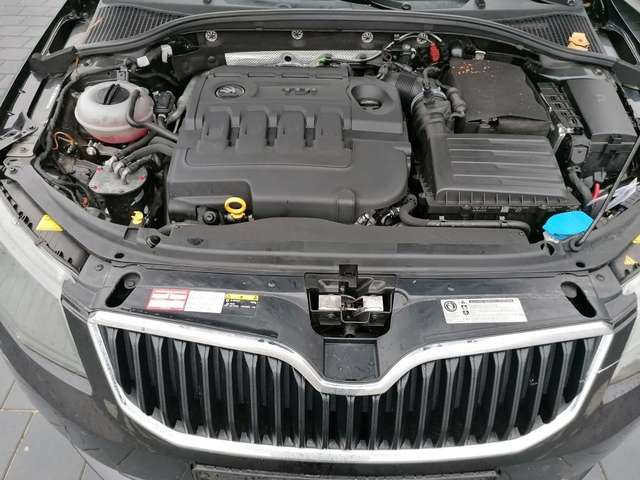 Imagine Skoda Octavia Combi 2,0DTI DPF DSG Style Green tec