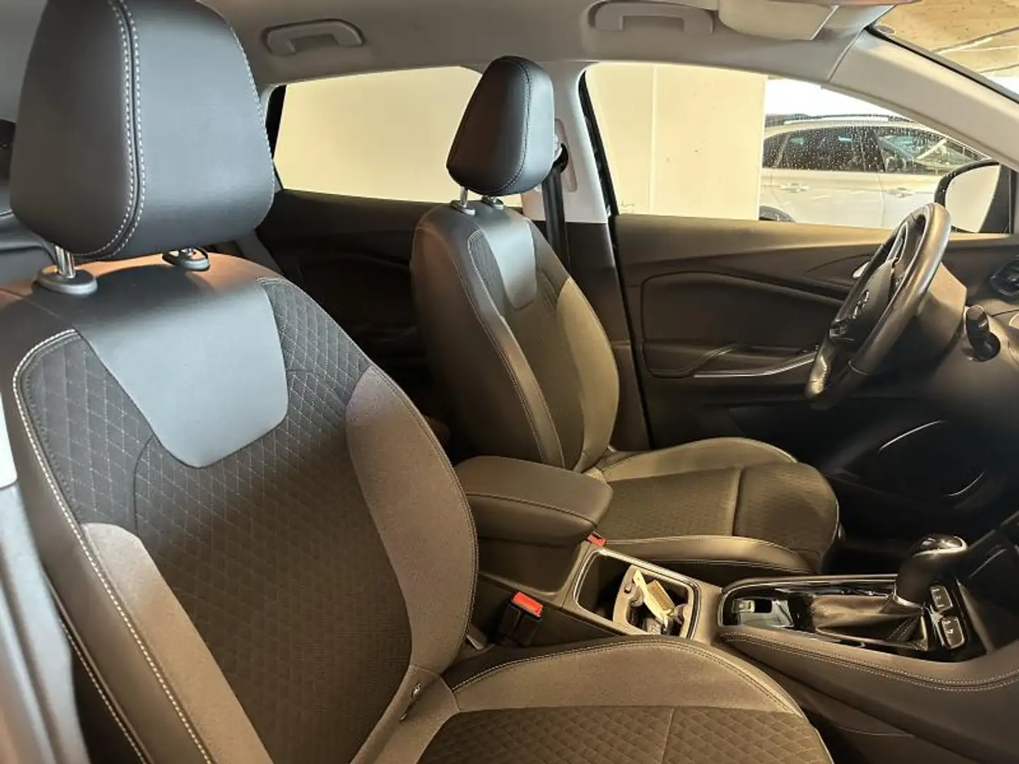 Opel Grandland X Innovation 1.5 DIESEL 130 AT 8 Black - 2