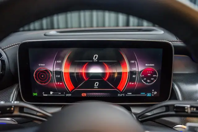 Mercedes-Benz GLC view 10