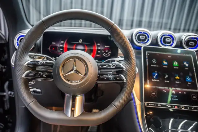 Mercedes-Benz GLC view 12