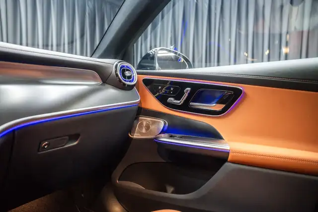 Mercedes-Benz GLC view 14