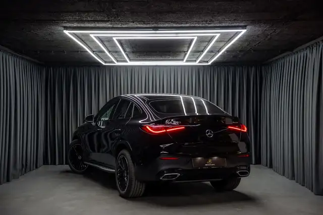 Mercedes-Benz GLC view 4