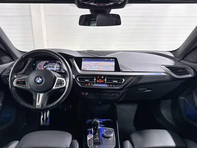 BMW 2 Series view 11