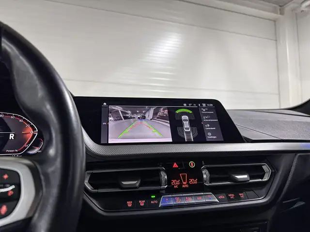 BMW 2 Series view 14
