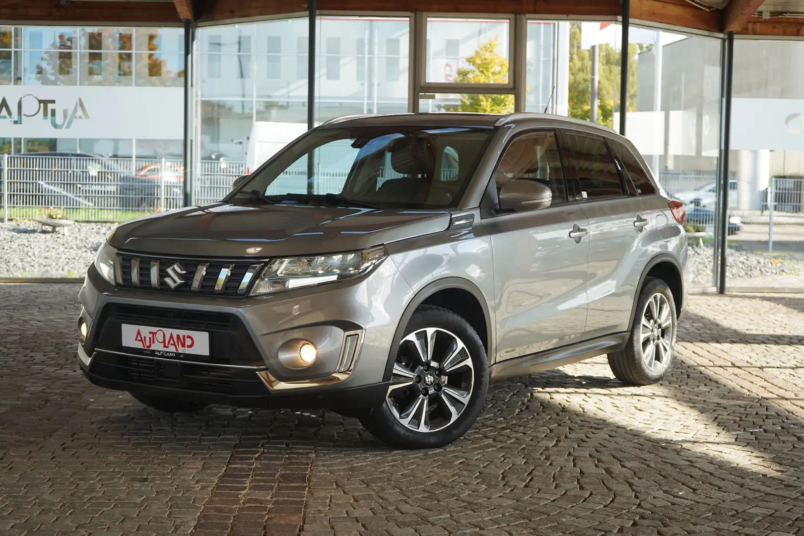 Suzuki Vitara 1.4 Comfort+ LED Navi ACC Keyless-Go DAB Silber - 2