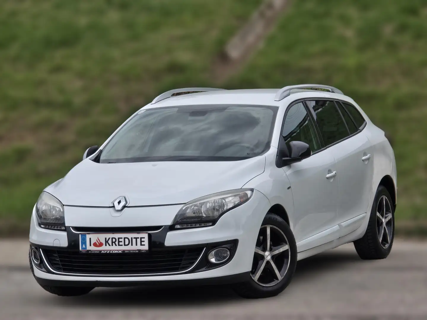 Renault Megane Authentique Kredit* Rückfahrkamera* Navi* Bose* Weiß - 1