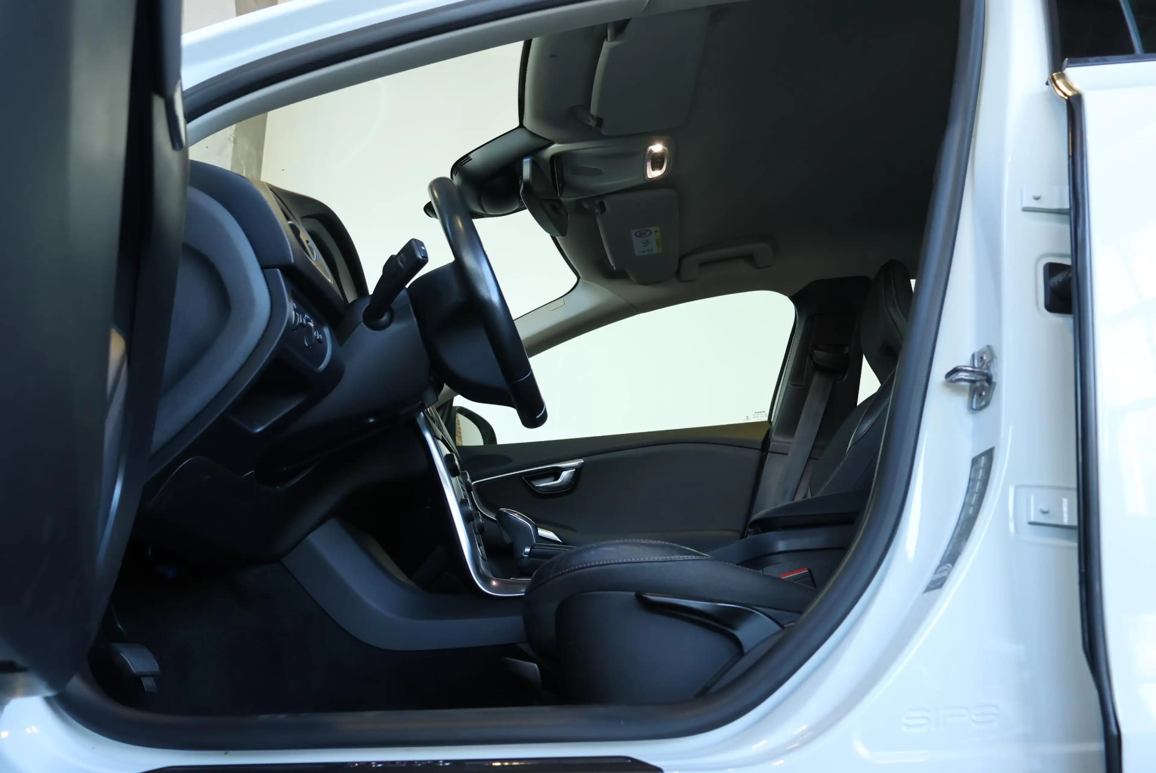 Volvo V40 Cross Country T3 Automaat Edition+ | Afneembare trekhaak | Stoel — photo 9