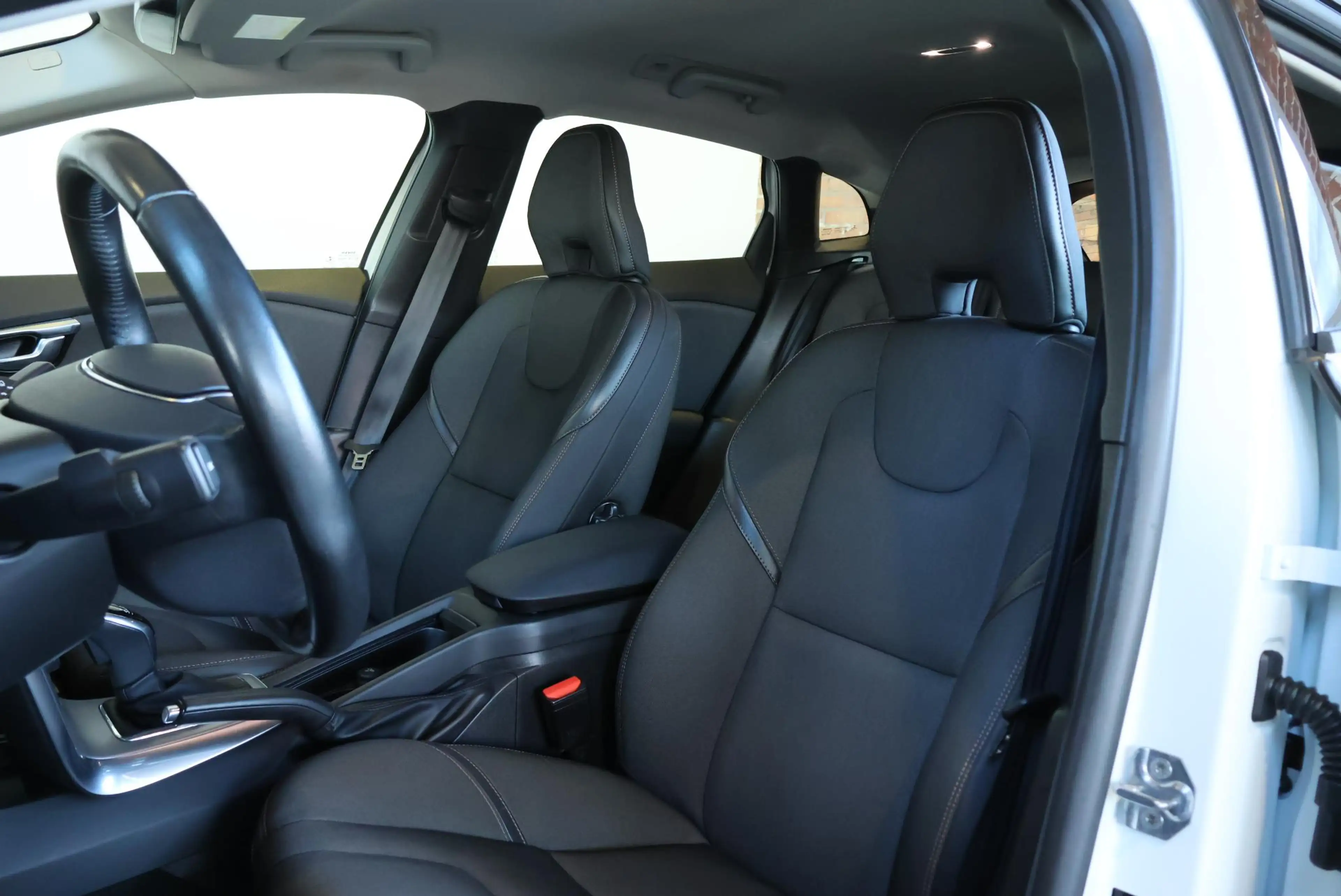 Volvo V40 Cross Country T3 Automaat Edition+ | Afneembare trekhaak | Stoel — photo 10