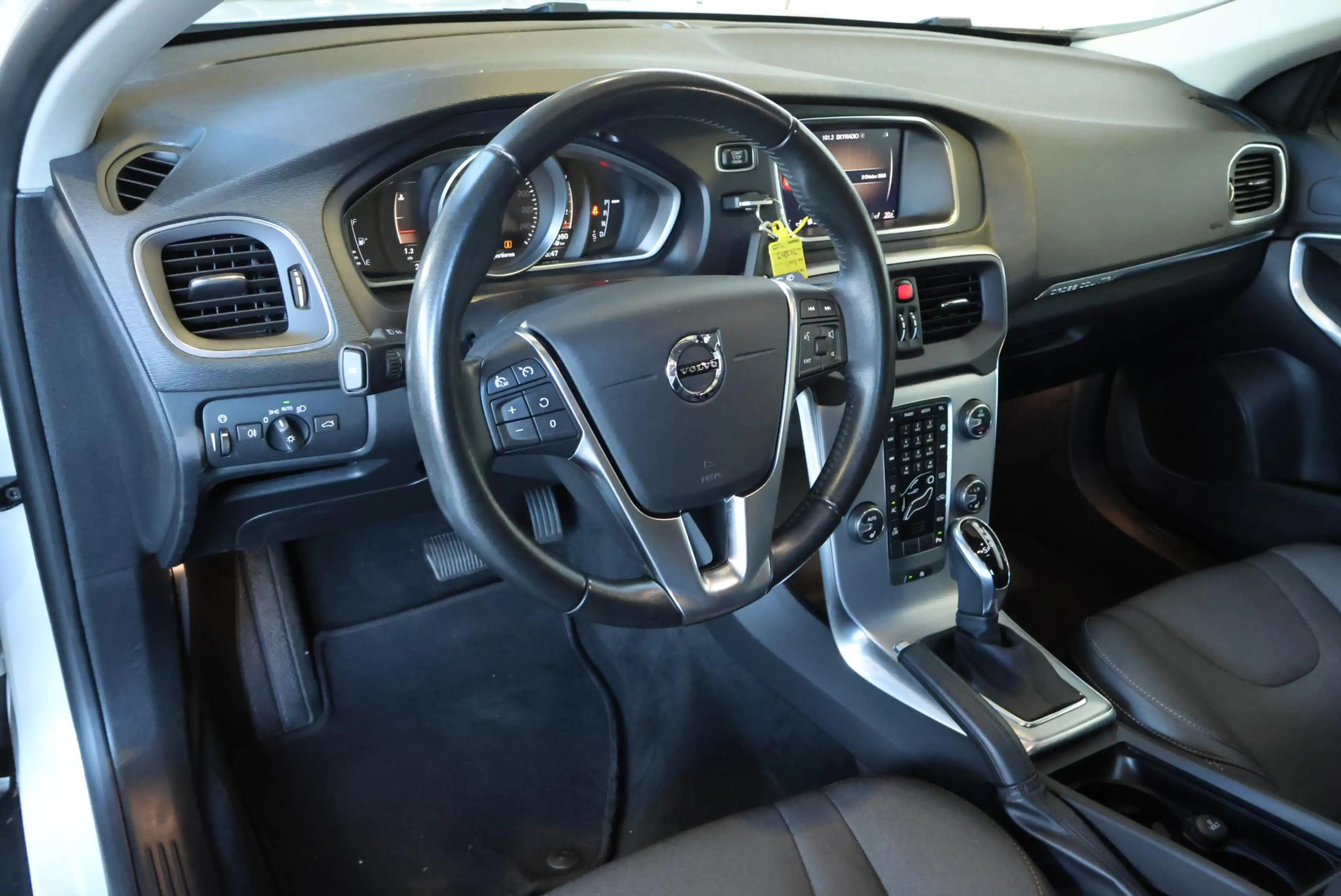 Volvo V40 Cross Country T3 Automaat Edition+ | Afneembare trekhaak | Stoel — photo 2