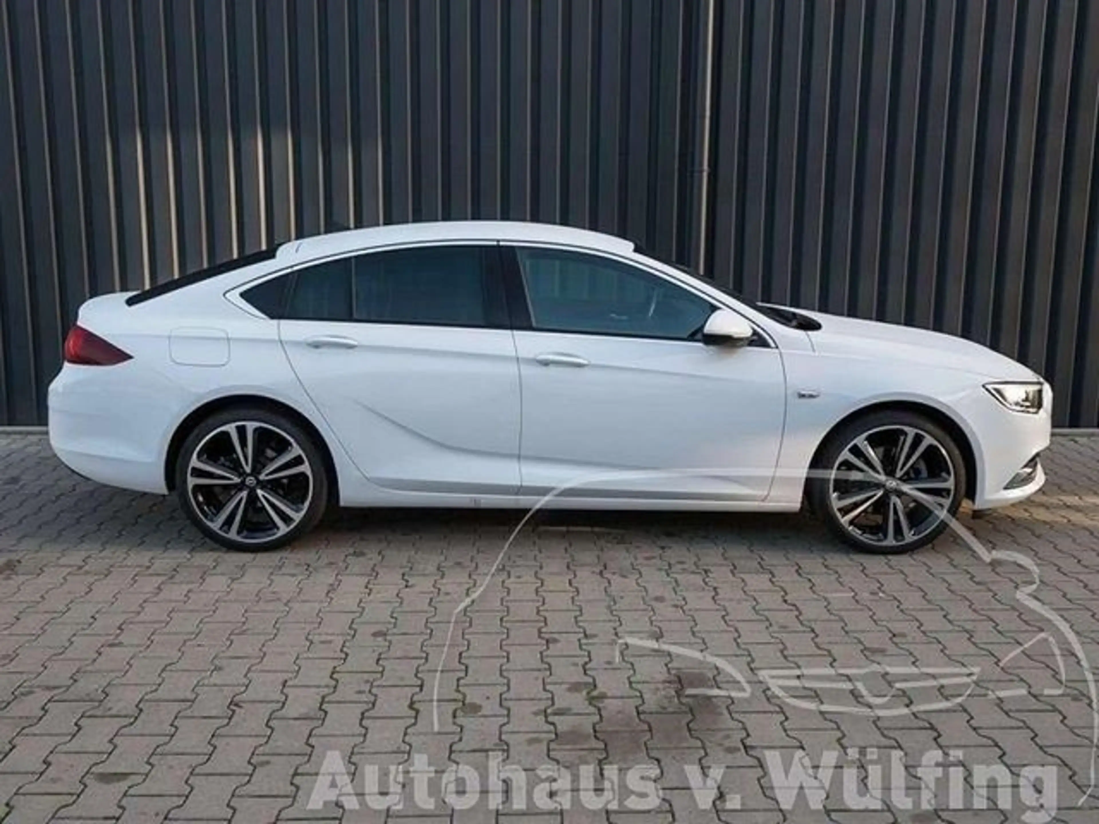 Opel Insignia Grand Sport Innovation 4x4 /Allrad +20 Zoll — photo 2