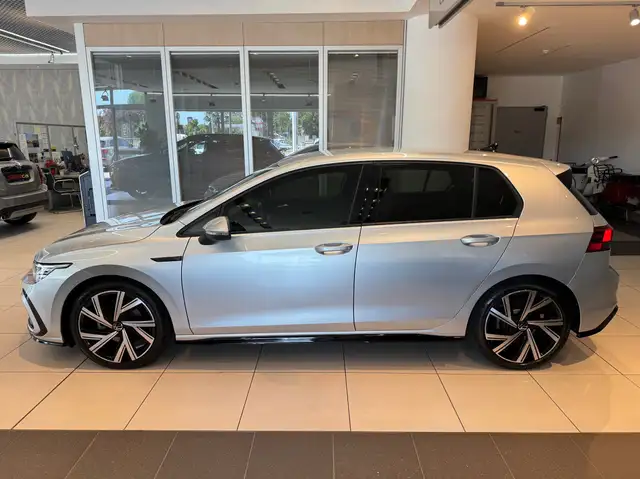 Volkswagen Golf view 4