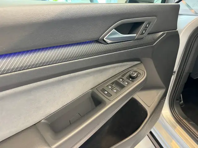 Volkswagen Golf view 8