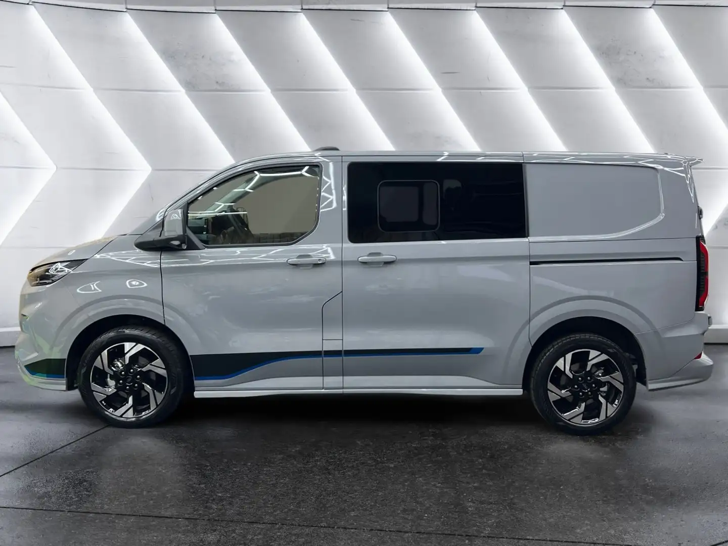 Ford Transit Custom DoKa L1 ALLRAD **SPORT** auf Lager Grau - 2