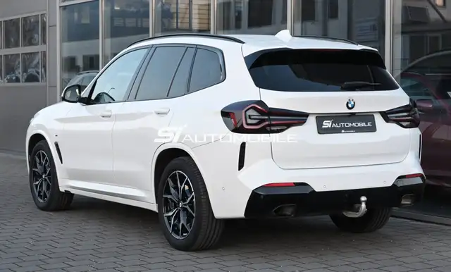 BMW X3 view 3