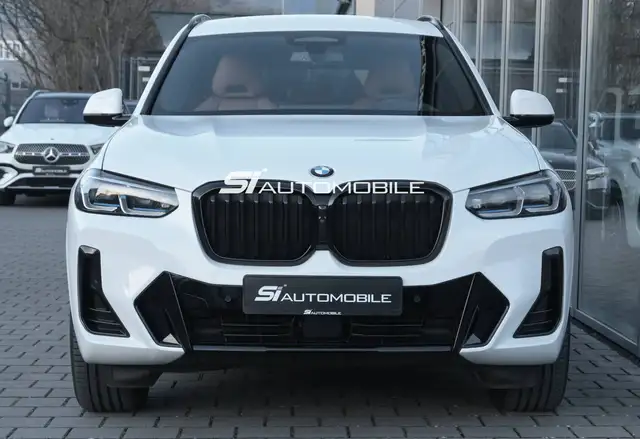 BMW X3 view 8