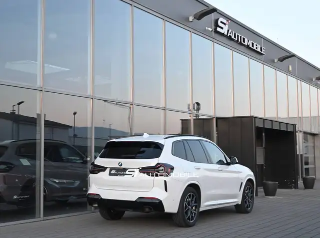 BMW X3 view 5