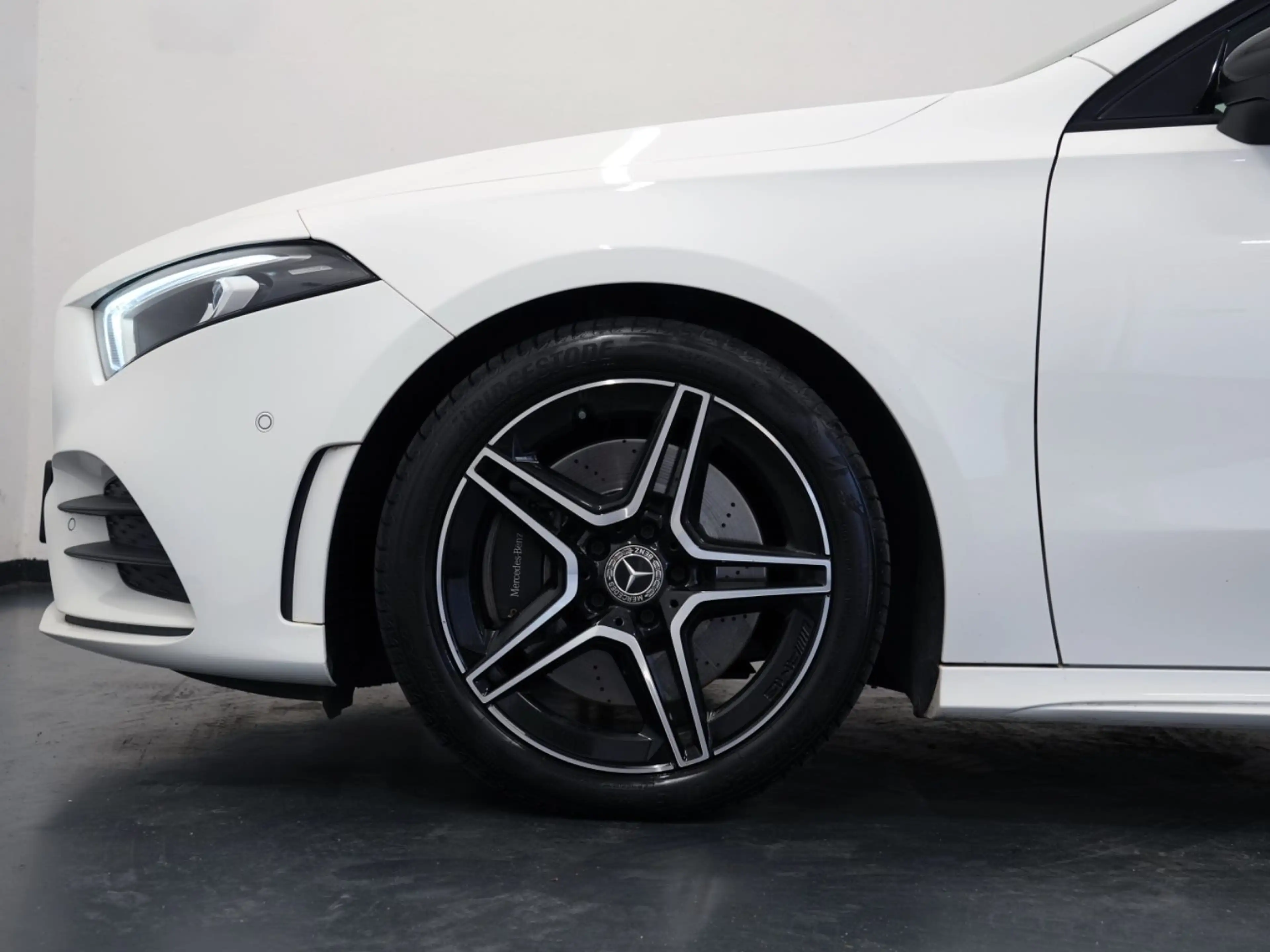 Mercedes-Benz A 250 AMG-LINE NIGHT-PAKET PANO/AMBIENTE/CARPLAY — photo 12