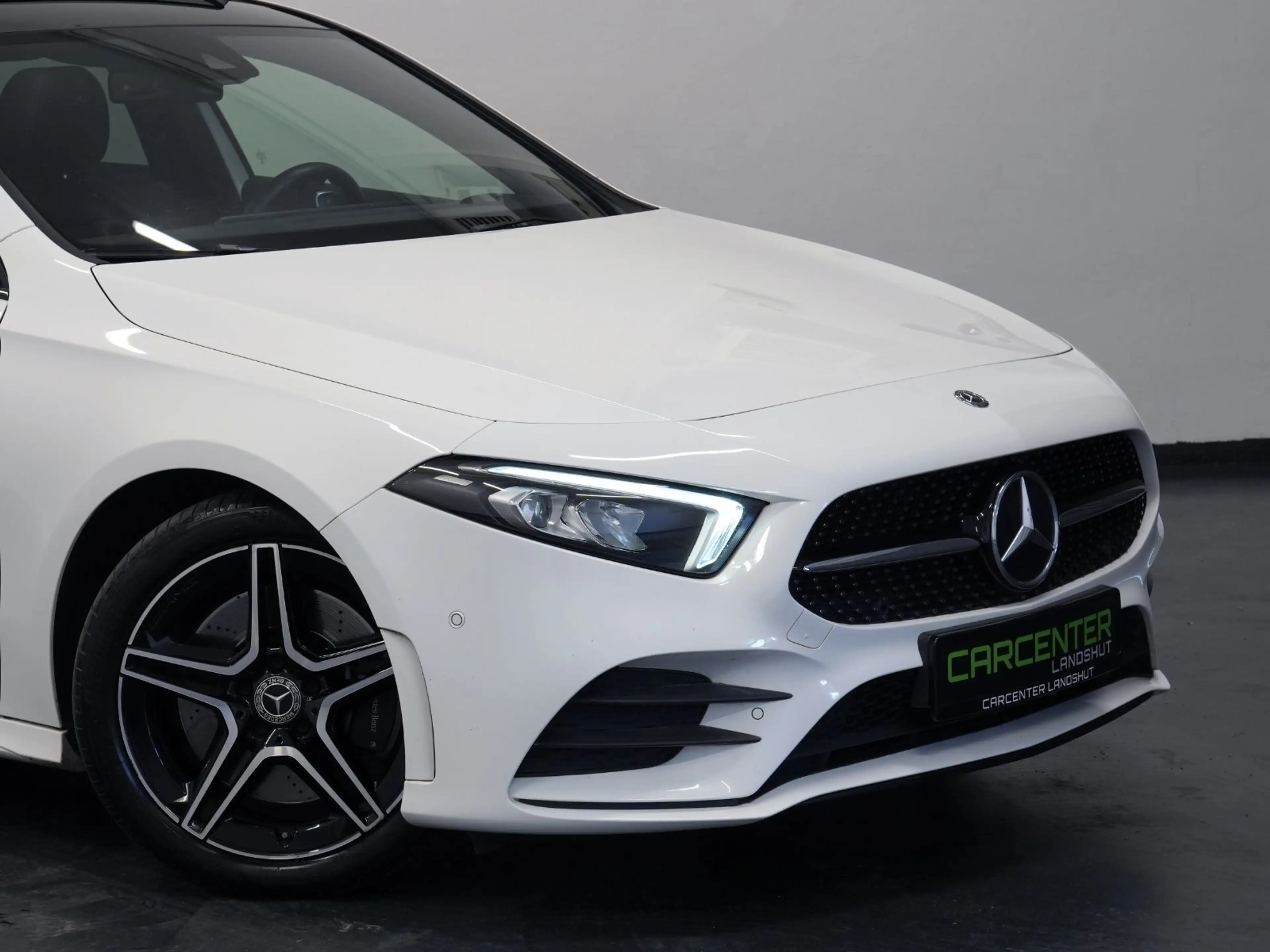 Mercedes-Benz A 250 AMG-LINE NIGHT-PAKET PANO/AMBIENTE/CARPLAY — photo 10