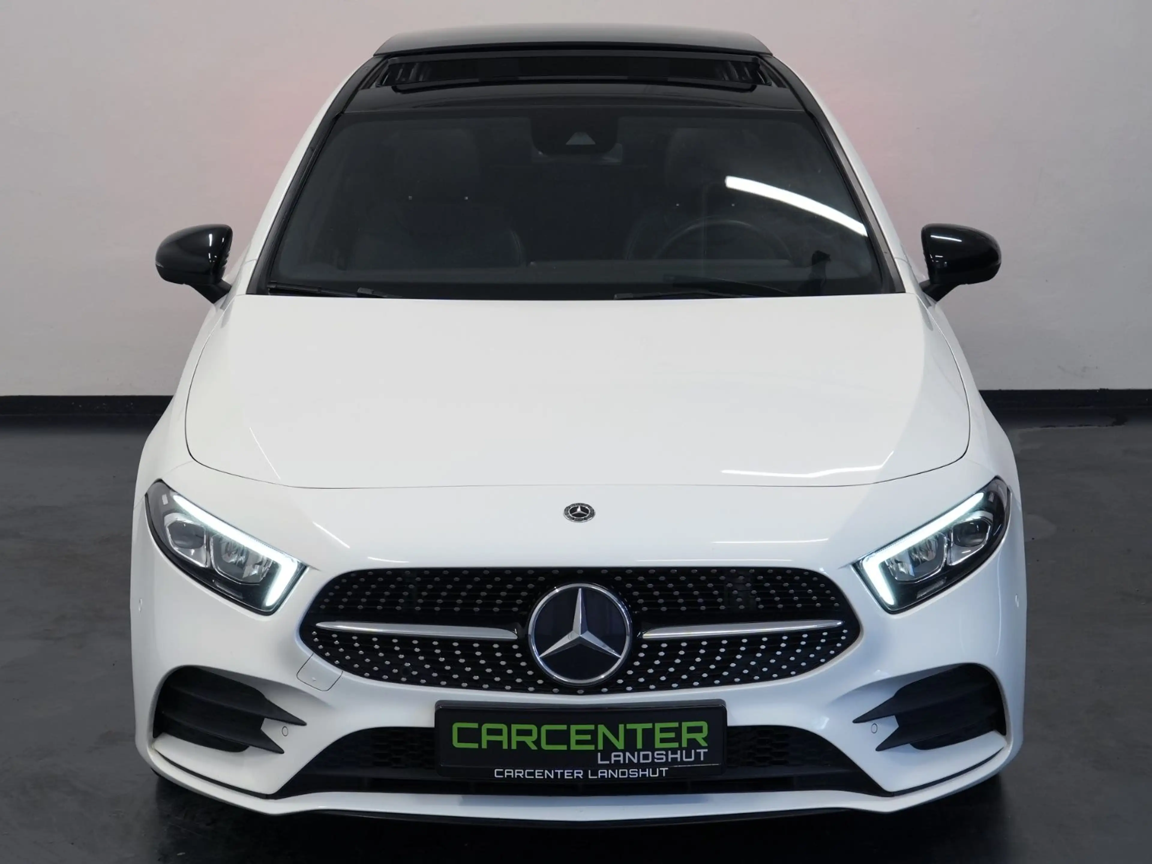 Mercedes-Benz A 250 AMG-LINE NIGHT-PAKET PANO/AMBIENTE/CARPLAY — photo 5