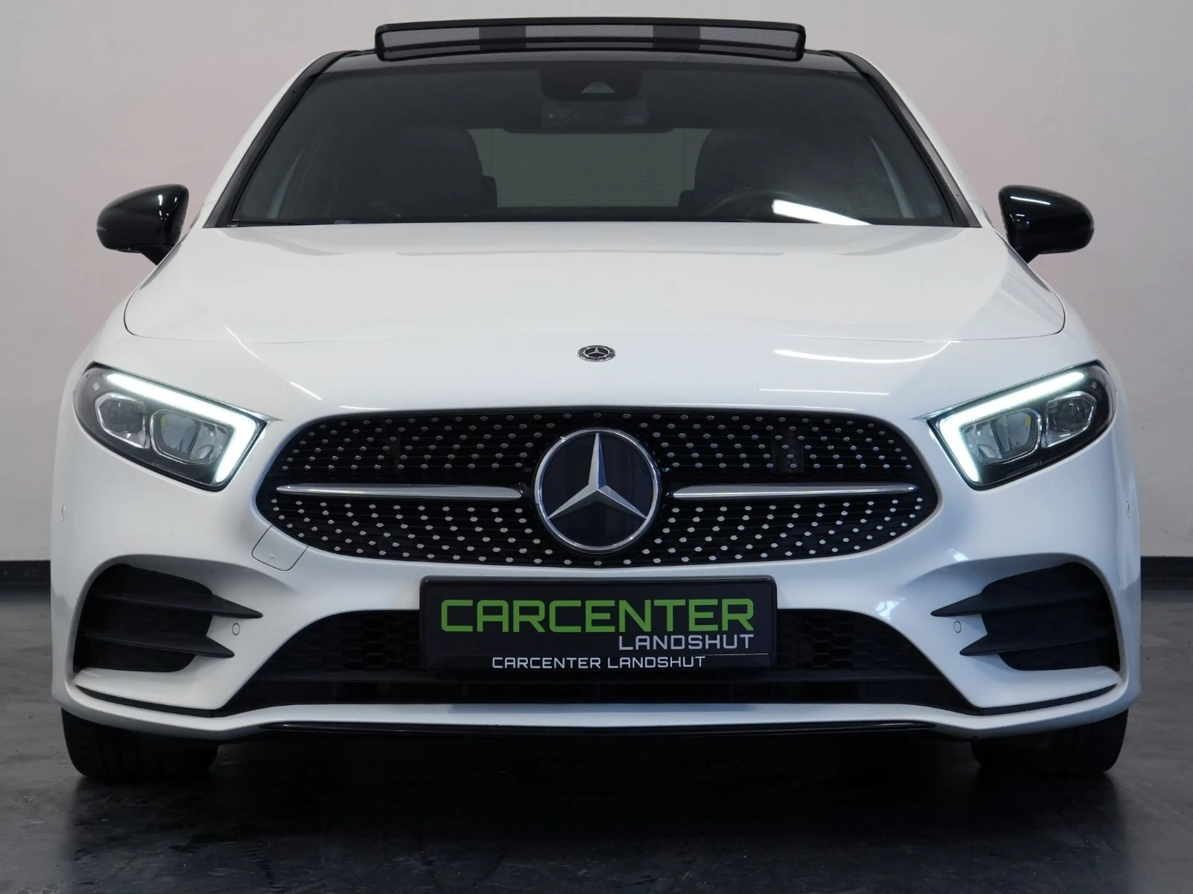 Mercedes-Benz A 250 AMG-LINE NIGHT-PAKET PANO/AMBIENTE/CARPLAY — photo 6