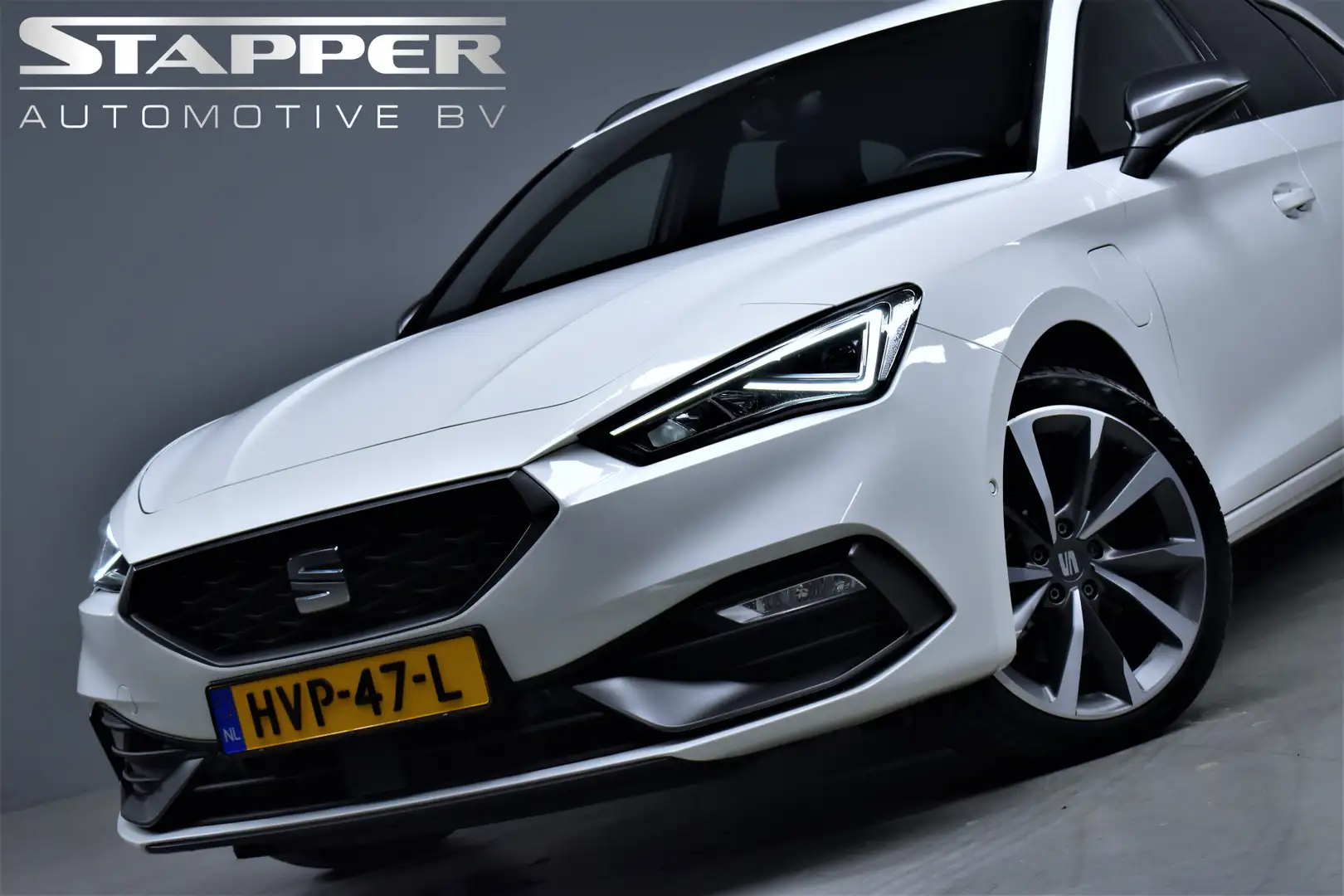 SEAT Leon e-Hybrid Sportstourer 1.4 TSI 204pk eHybrid PHEV FR CarPlay Weiß - 2