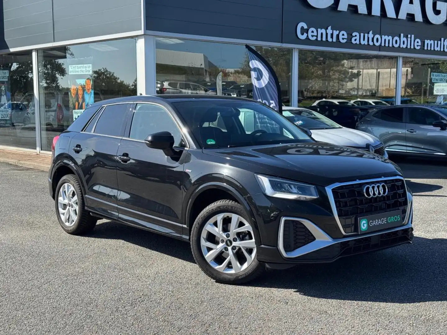 Audi Q2 35 TFSI 150 S tronic 7 S line Noir - 1
