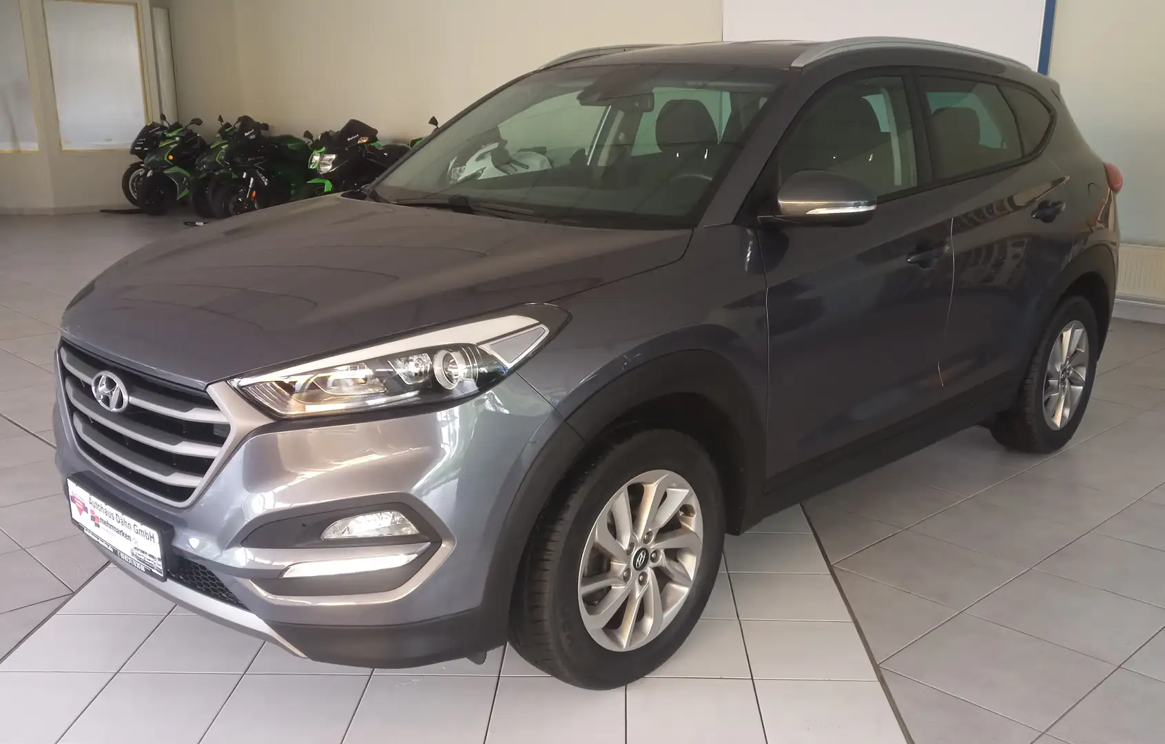 Hyundai TUCSON Intro Edition 4WD - Automatik Gris - 1