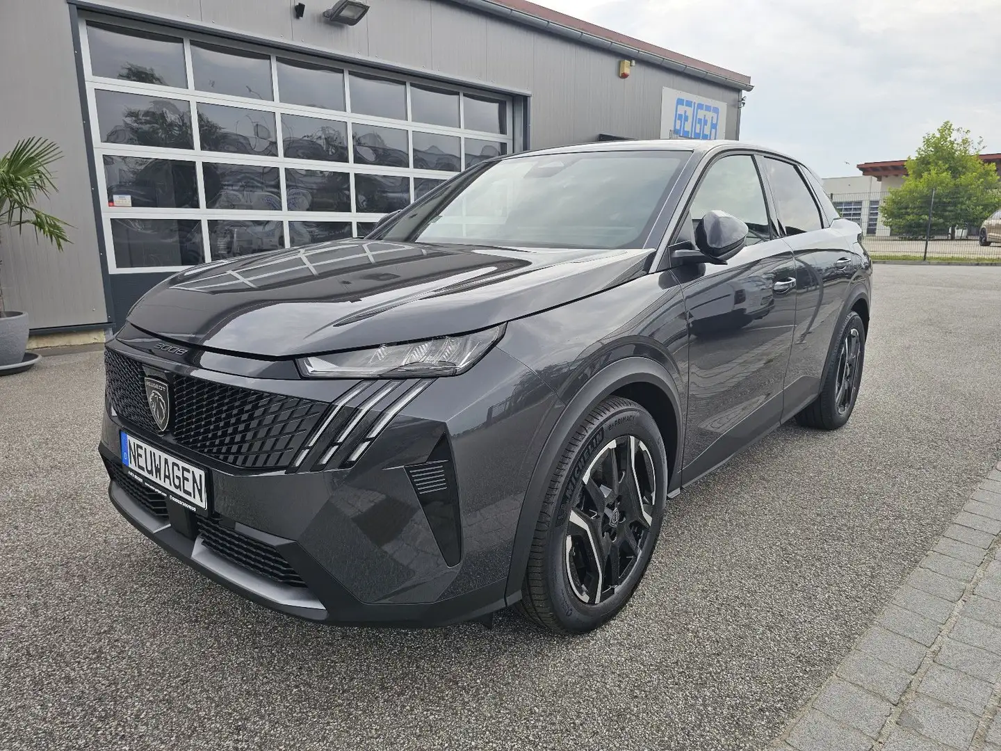 Peugeot 3008 e-3008 Elektromotor 210 Allure NAVI*19"*SHZ*KAM* Grau - 1