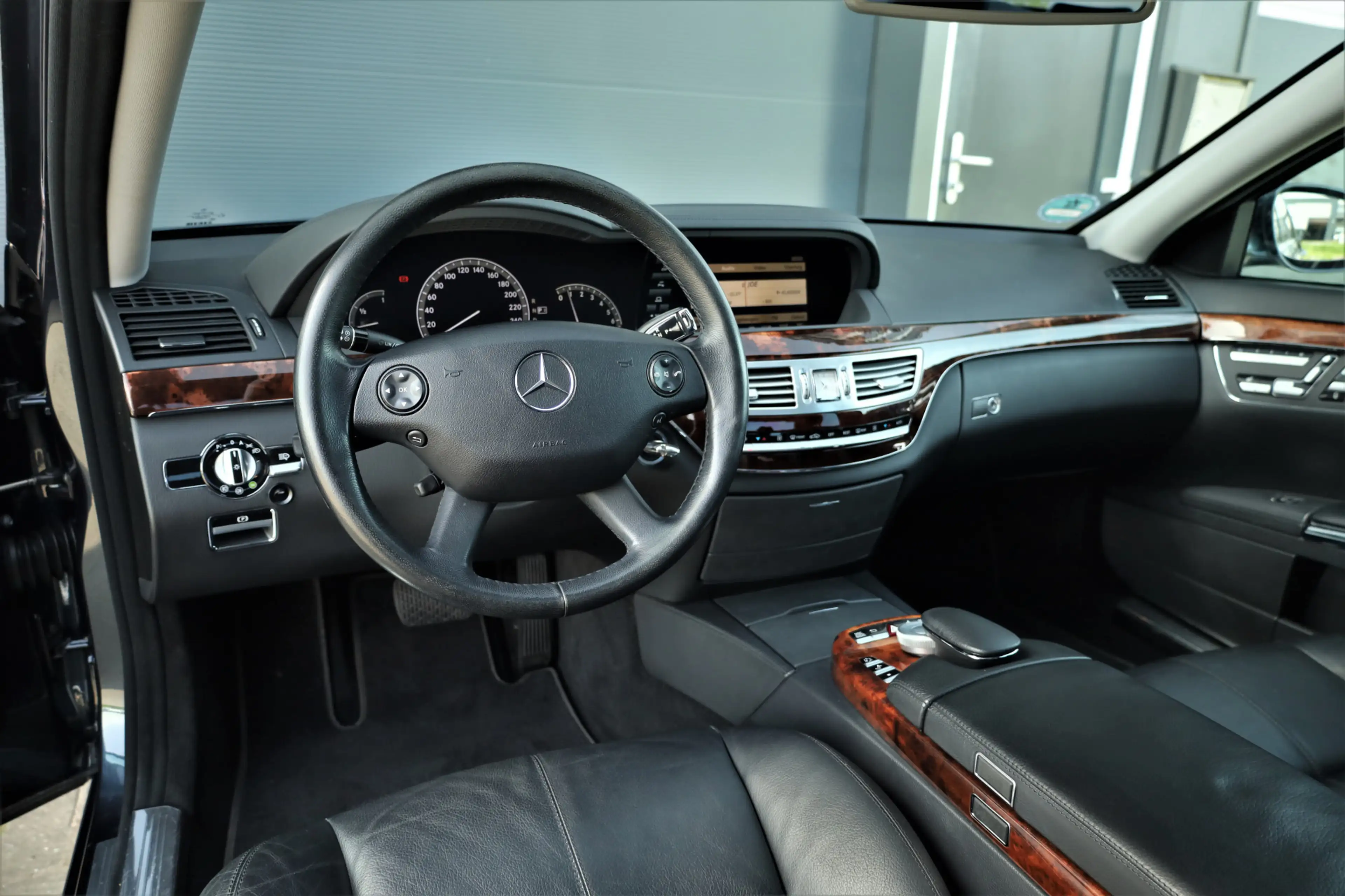 Mercedes-Benz S 350 S Youngtimer — photo 7