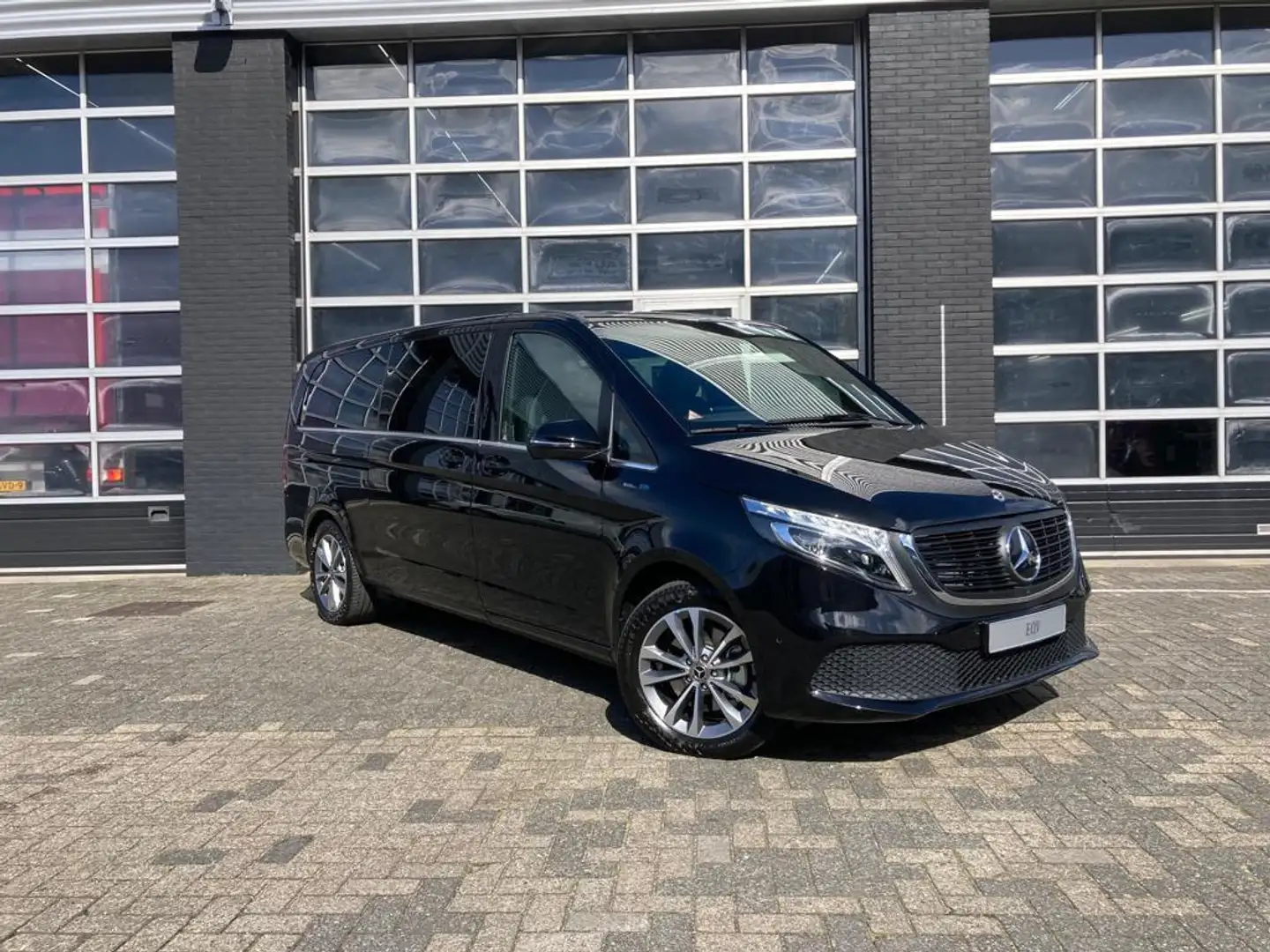 Mercedes-Benz EQV 300 L3 Avantgarde 90 kWh TAXI KLAAR | Automaat | Navig Nero - 2