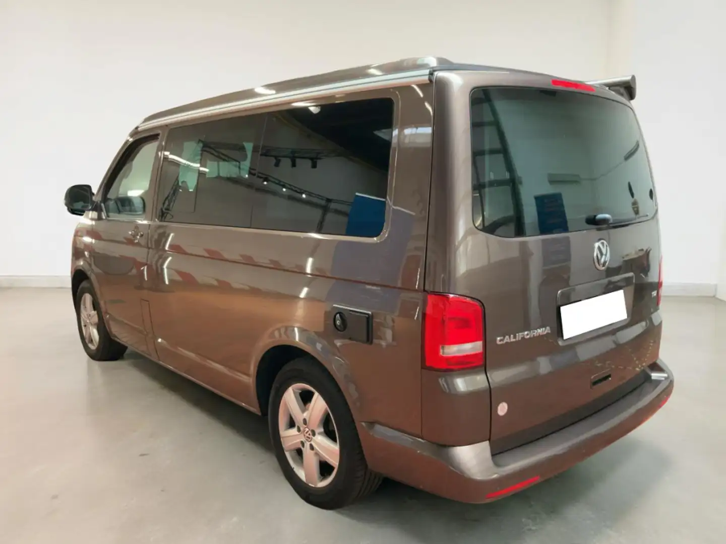 Volkswagen T5 California 2.0Bi-TDI BMT Comfortline Ed. DSG Marrón - 2