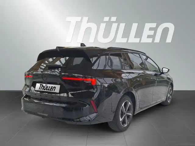 Opel Astra view 2