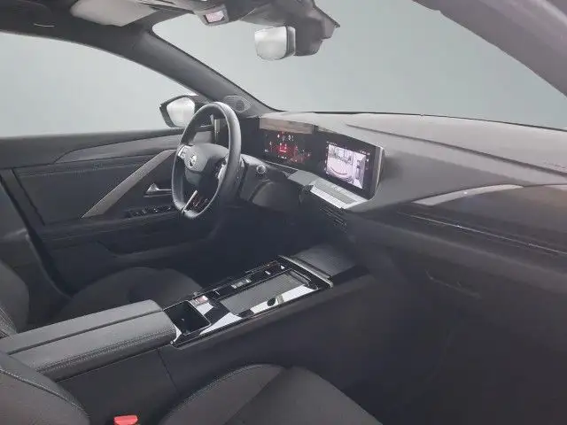 Opel Astra view 13