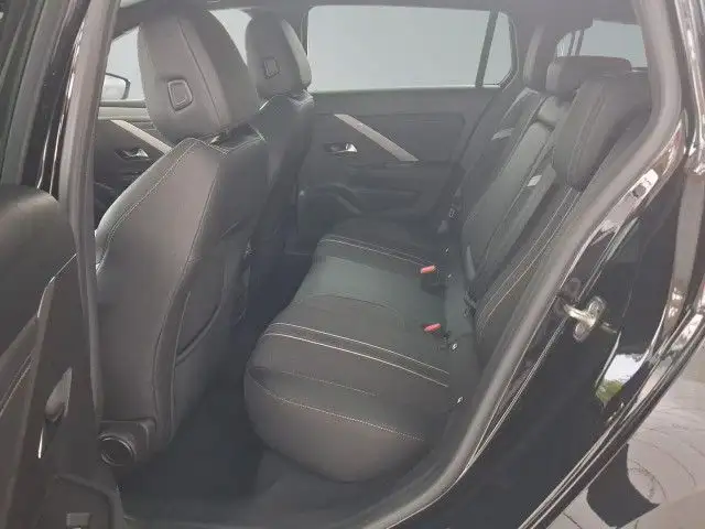 Opel Astra view 16