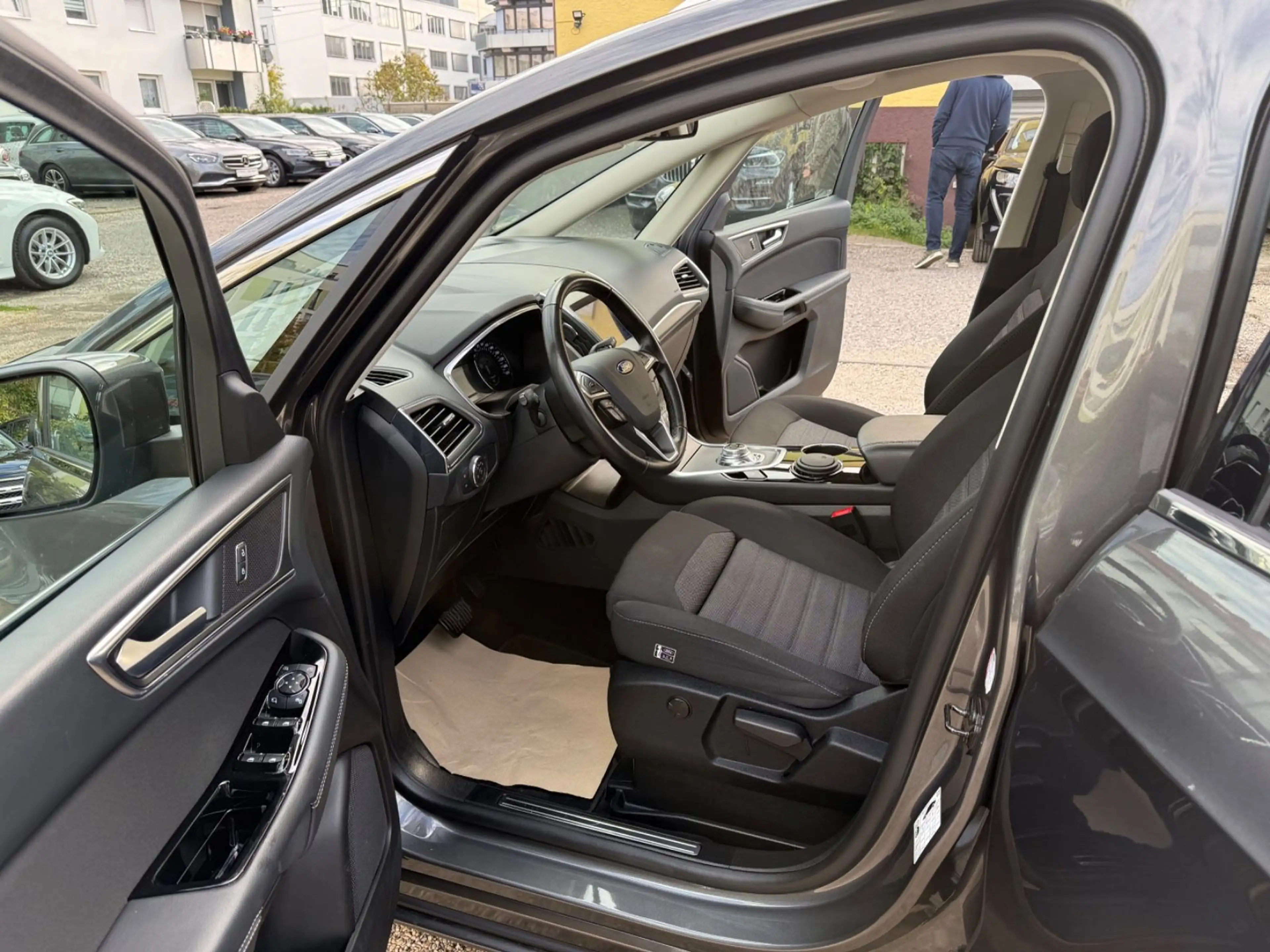 Ford S-Max 2.0 EcoBlue Aut Titanium Kamera Winterpake — photo 9