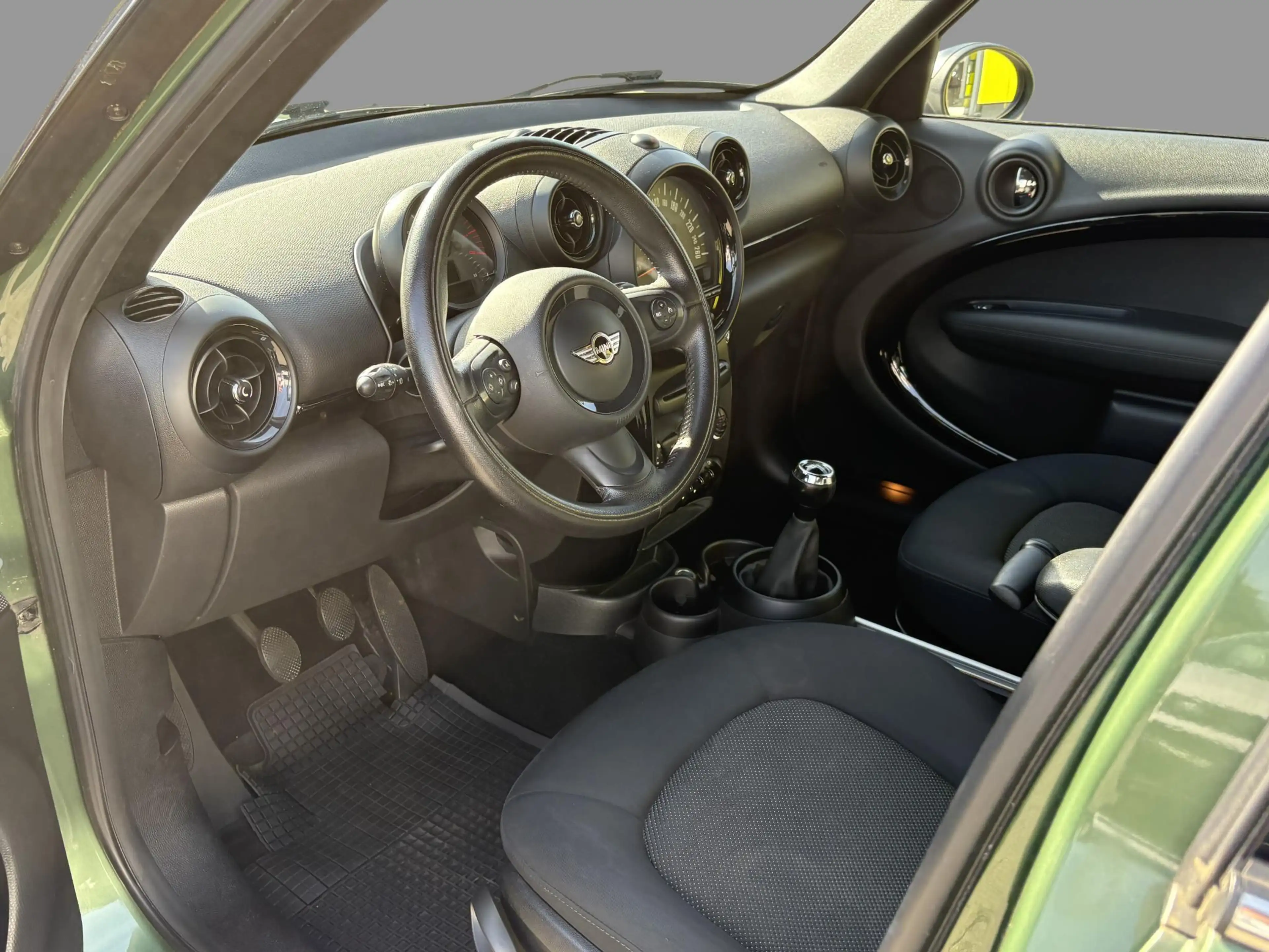 MINI One Countryman (72 kW) — photo 13