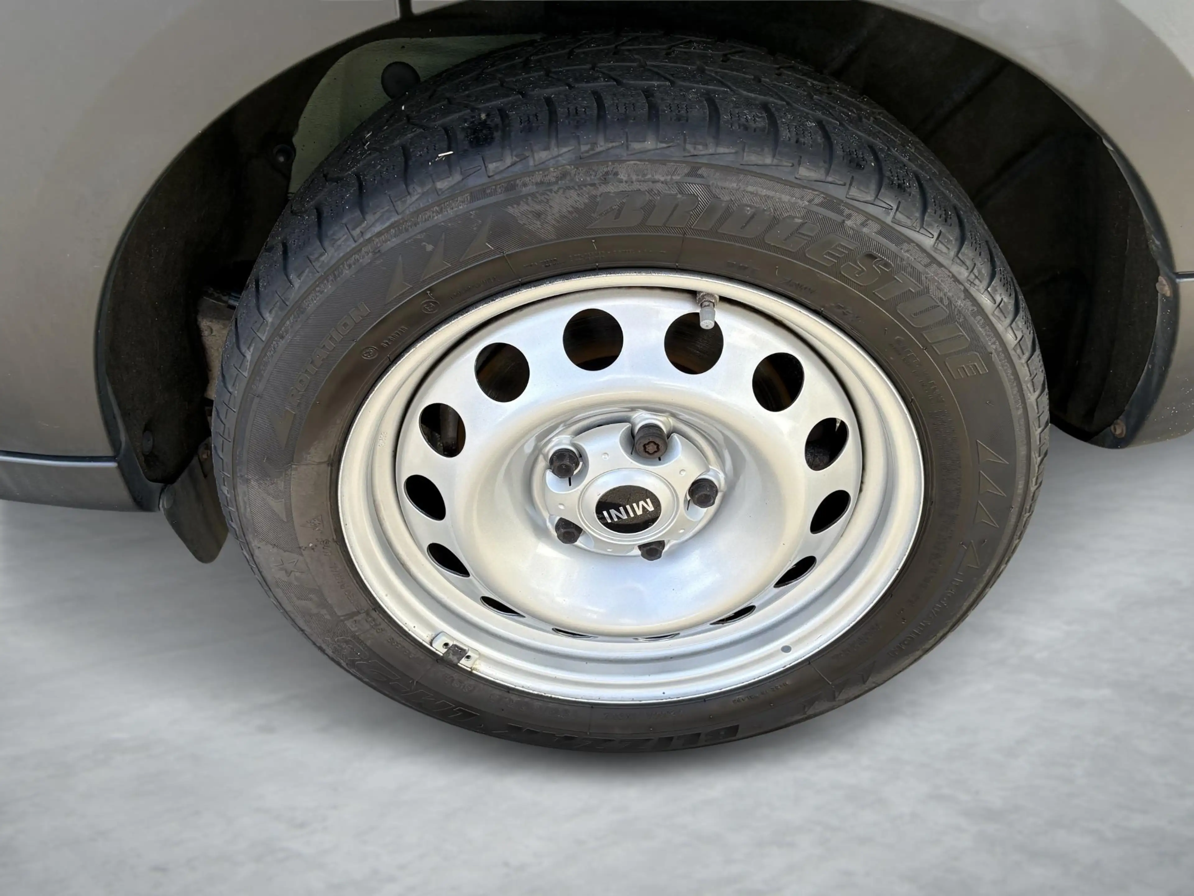 MINI One Countryman (72 kW) — photo 10