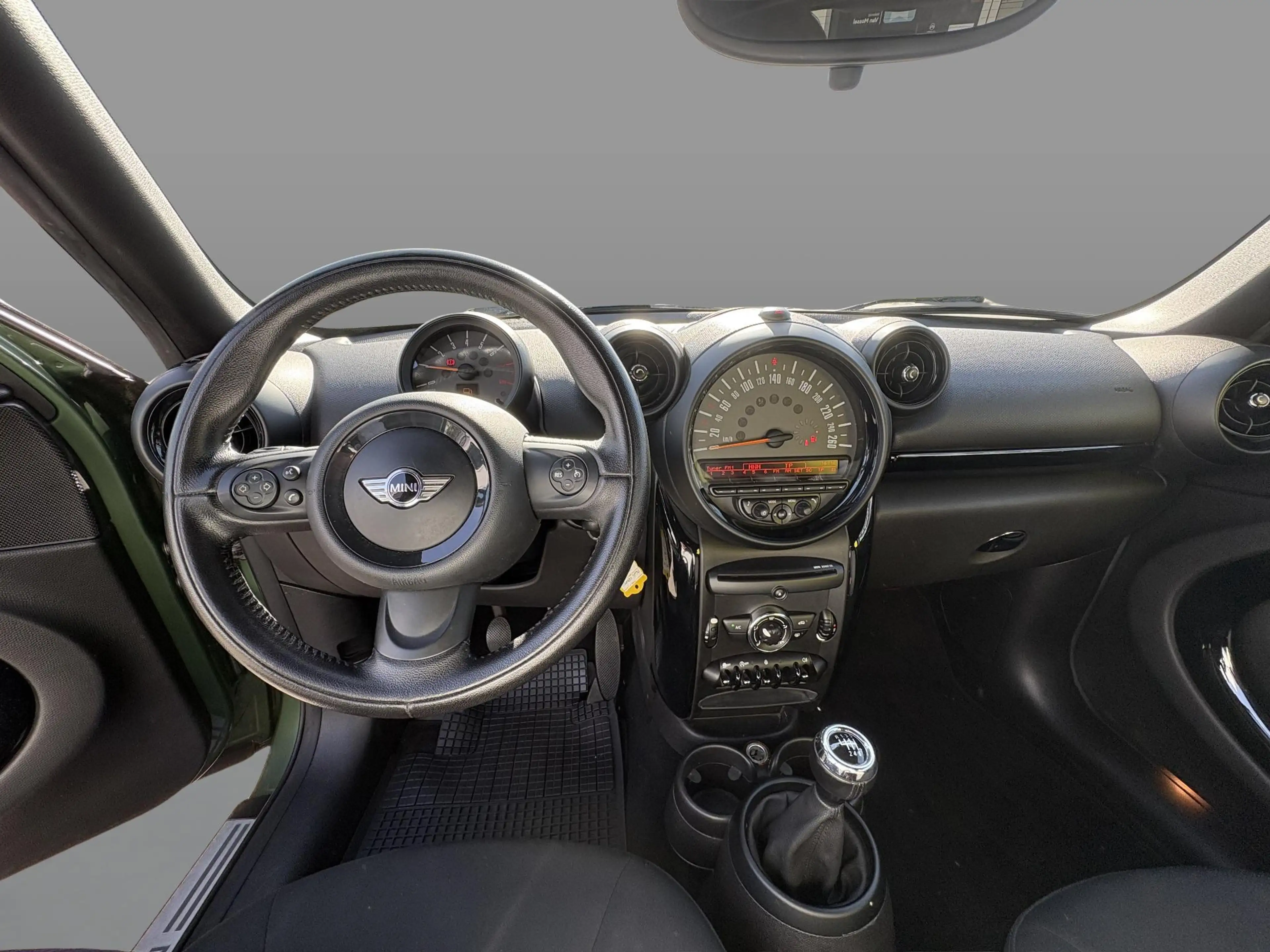 MINI One Countryman (72 kW) — photo 15
