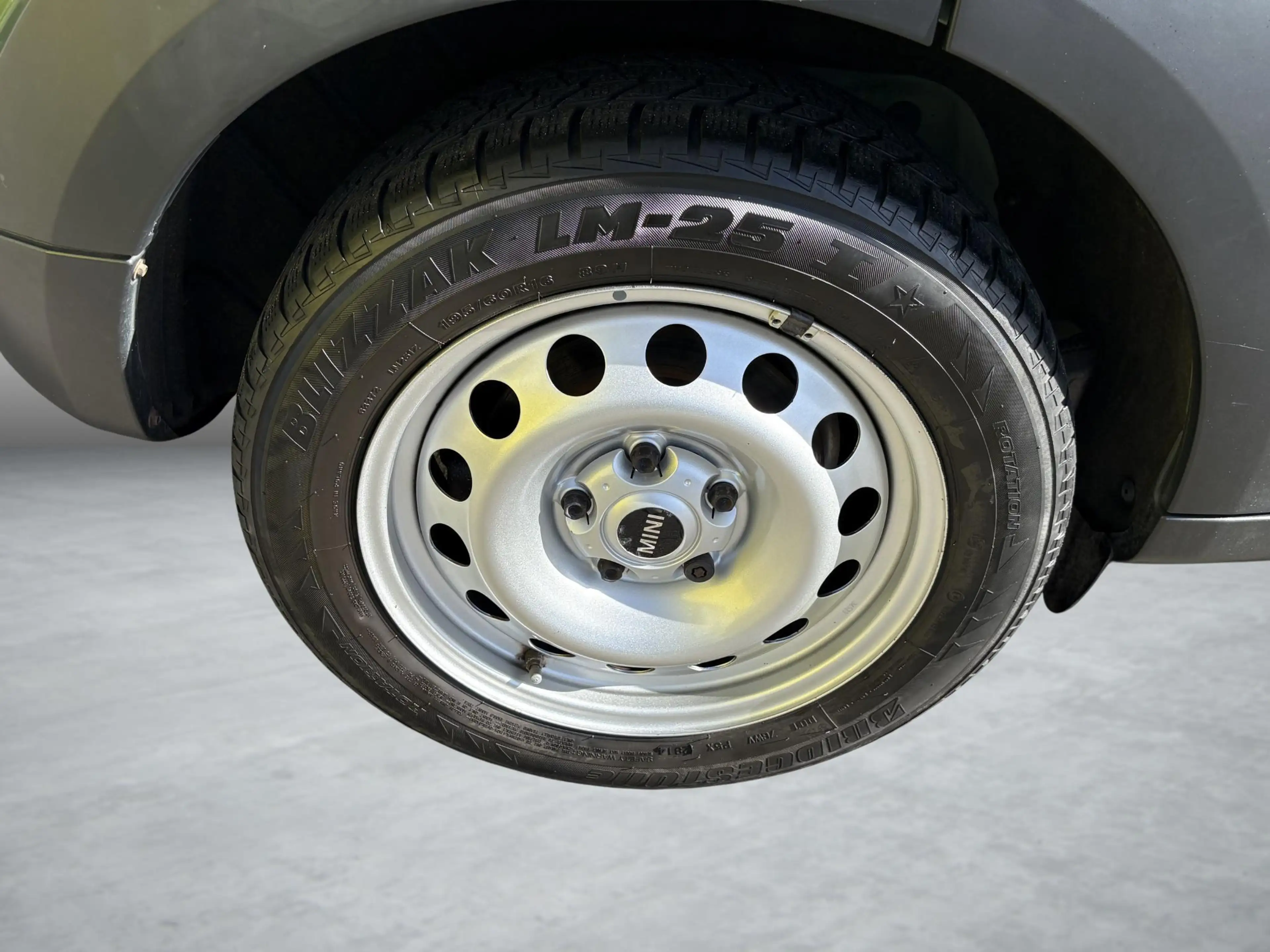 MINI One Countryman (72 kW) — photo 11
