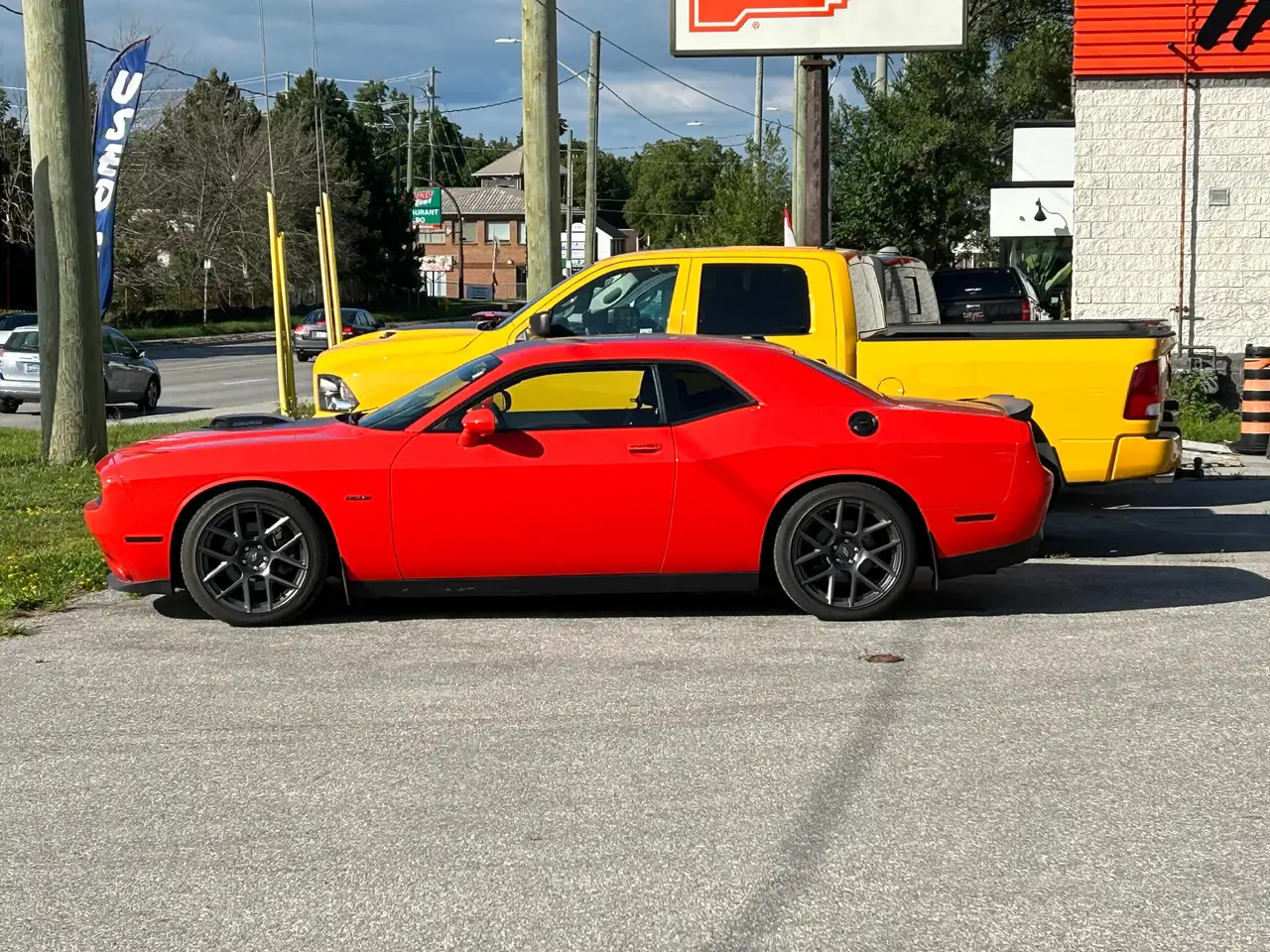 Dodge Challenger photo Dodge Challenger