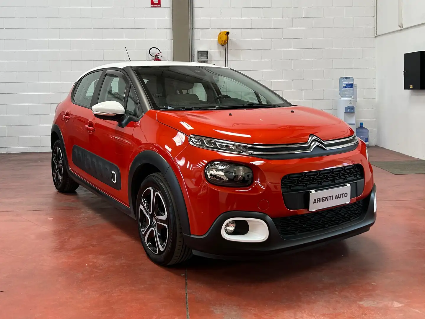 Citroen C3 C3 III 2017 1.5 bluehdi Shine s Orange - 1