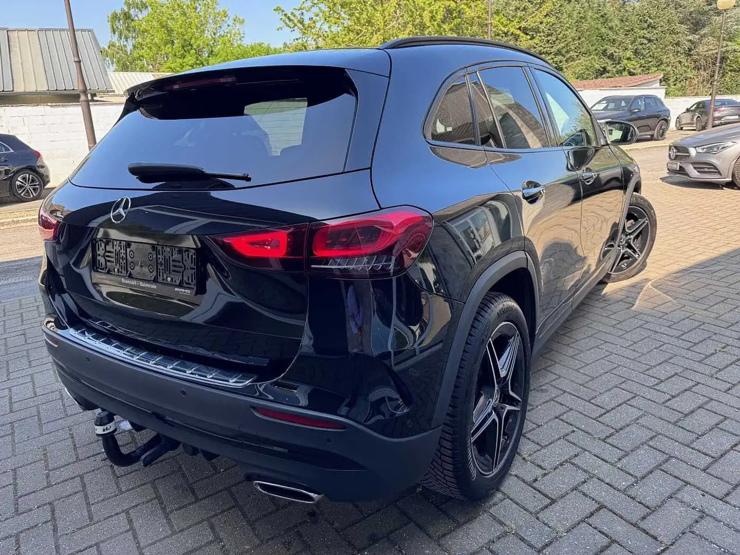 Mercedes-Benz GLA 180 d AMG Line - Pack Night - Attelage Noir - 2