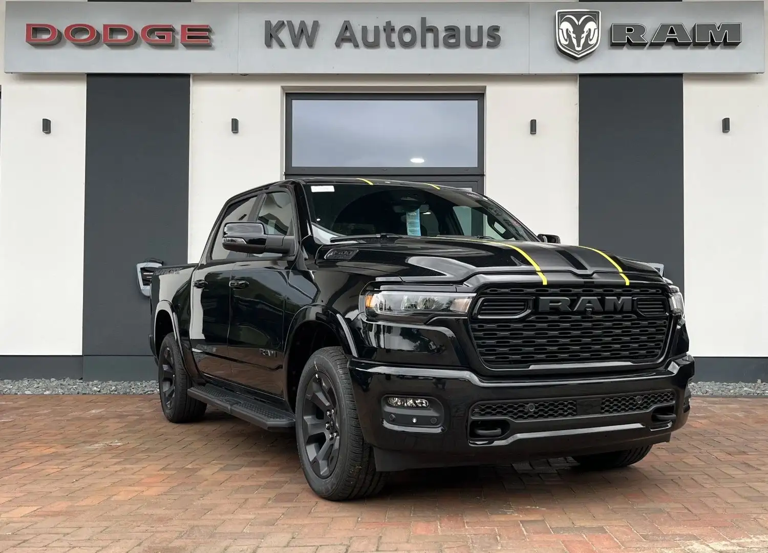 Dodge RAM BIG HORN NIGHT 2025 HURRICANE EDITION 420 PS Schwarz - 2